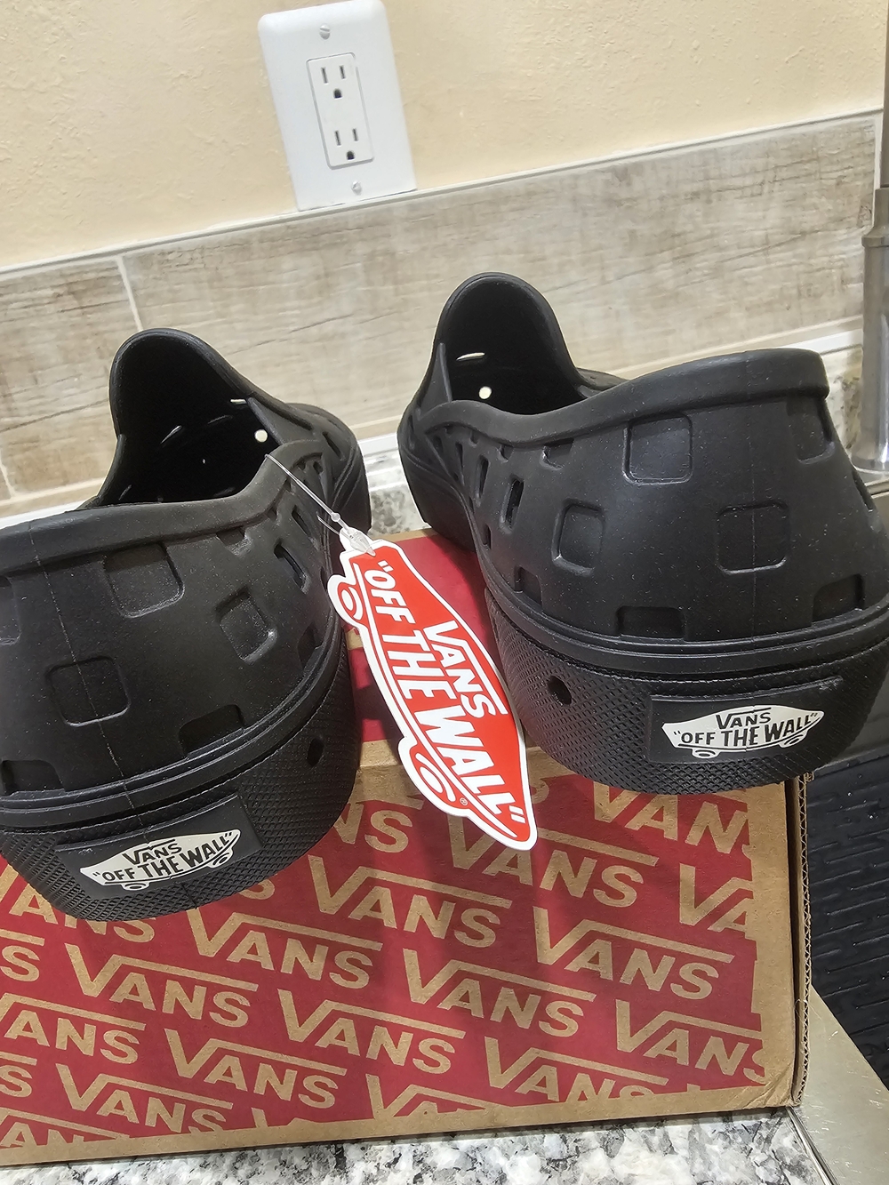 Vans 8/Unixes Black Slip-On Perforated Casual Shoes - Picture 3 of 8